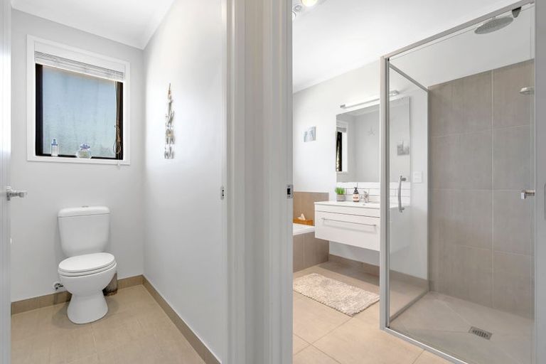 Photo of property in 6 Tavarnya Way, Patumahoe, Pukekohe, 2679