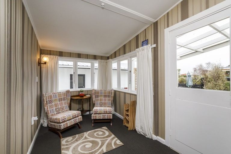 Photo of property in 2 Fagan Street, Sanson, 4817