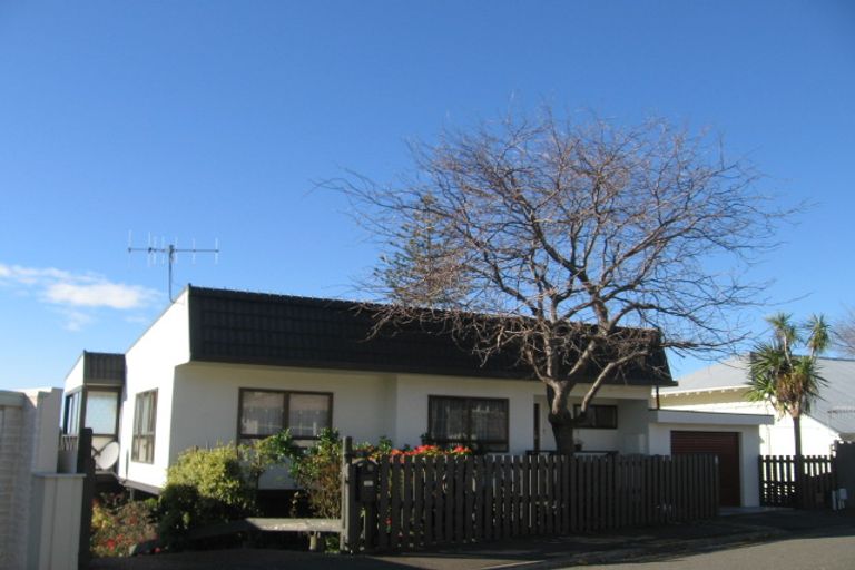 Photo of property in 29 Fitzroy Road, Bluff Hill, Napier, 4110