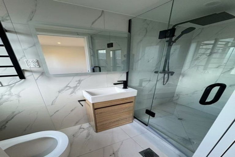 Photo of property in 7/25 Taikata Road, Te Atatu Peninsula, Auckland, 0610