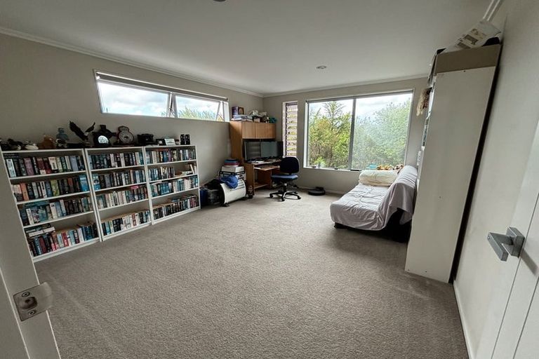 Photo of property in 28 Bur Oak Terrace, Schnapper Rock, Auckland, 0632