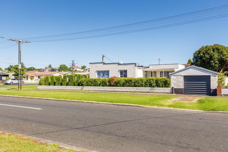 Photo of property in 6 High Street West, Waitara, 4320