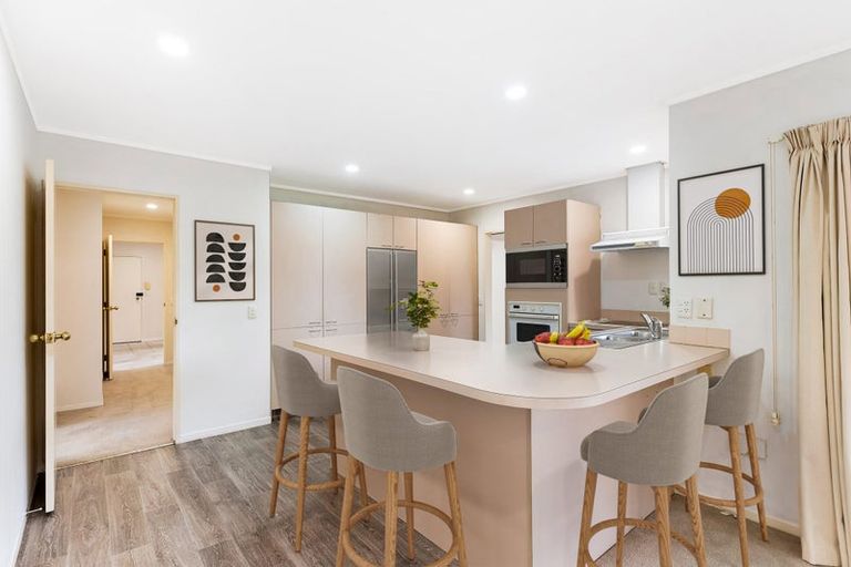 Photo of property in 44 Golfland Drive, Golflands, Auckland, 2013