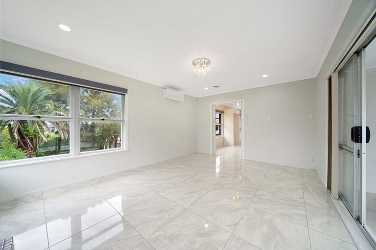 Photo of property in 41 Royal Road, Massey, Auckland, 0614