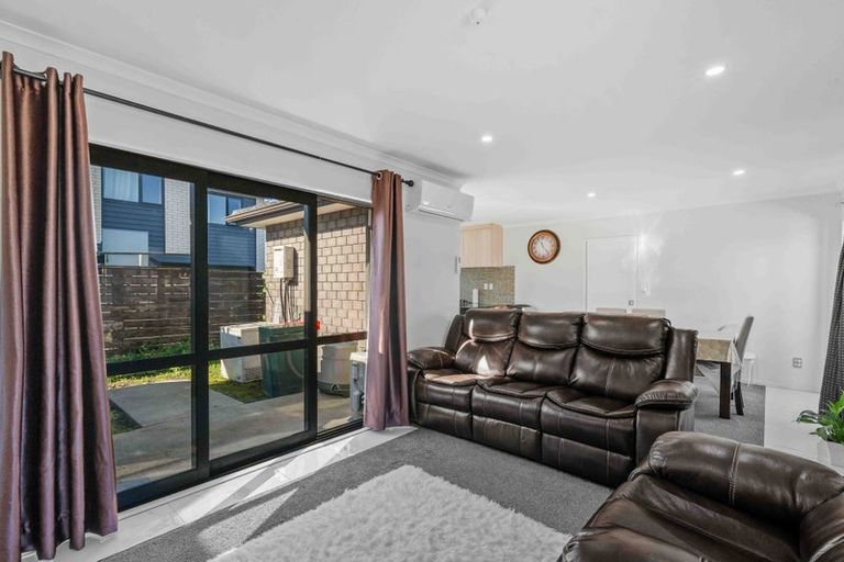 Photo of property in 8a Martin Road, Manurewa, Auckland, 2102