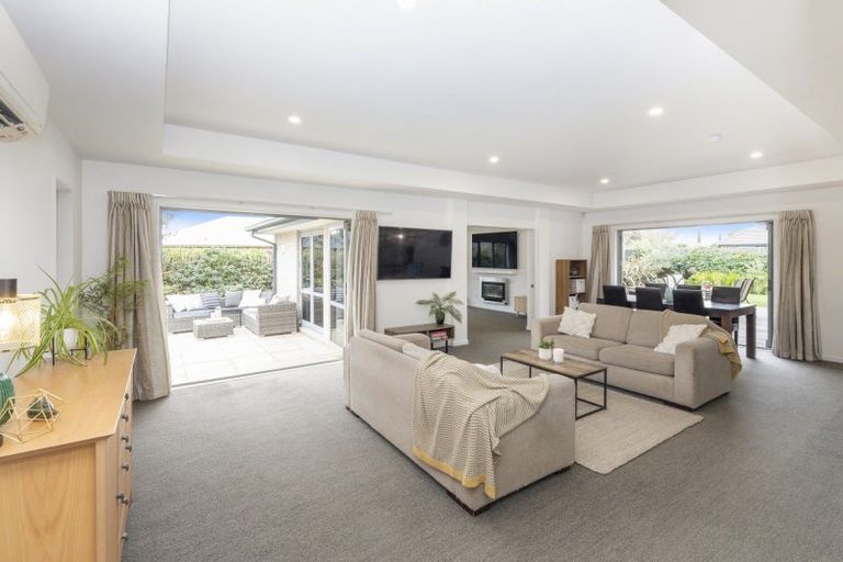 Photo of property in 20 Dunaverty Place, Broomfield, Christchurch, 8042