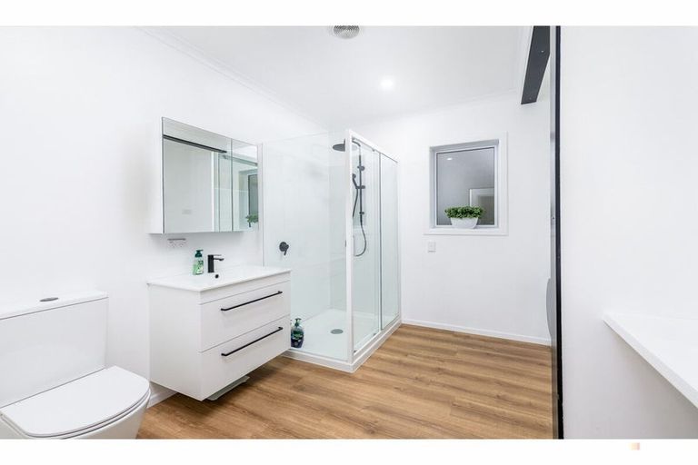 Photo of property in 58 Timaru Road, Waimate, 7924