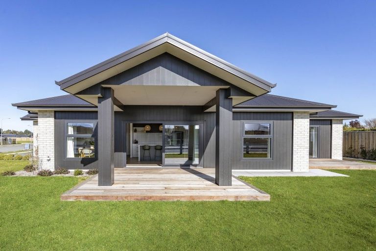 Photo of property in 2 Benn Street, Amberley, 7481