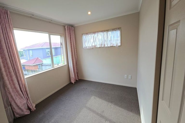Photo of property in 21 Edgewood Way, Henderson, Auckland, 0612