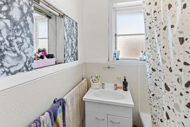 Photo of property in 49 Caius Avenue, Gonville, Whanganui, 4501