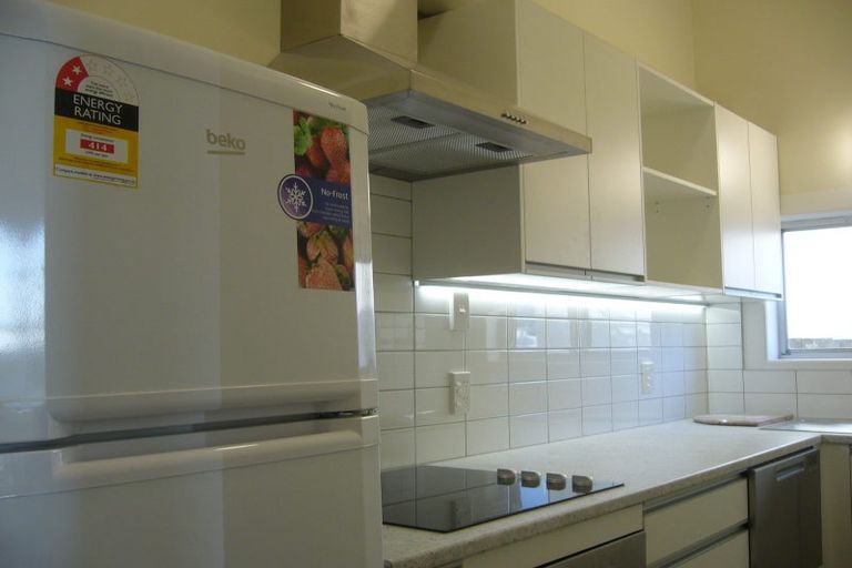 Photo of property in 4 Hawker Street, Mount Victoria, Wellington, 6011