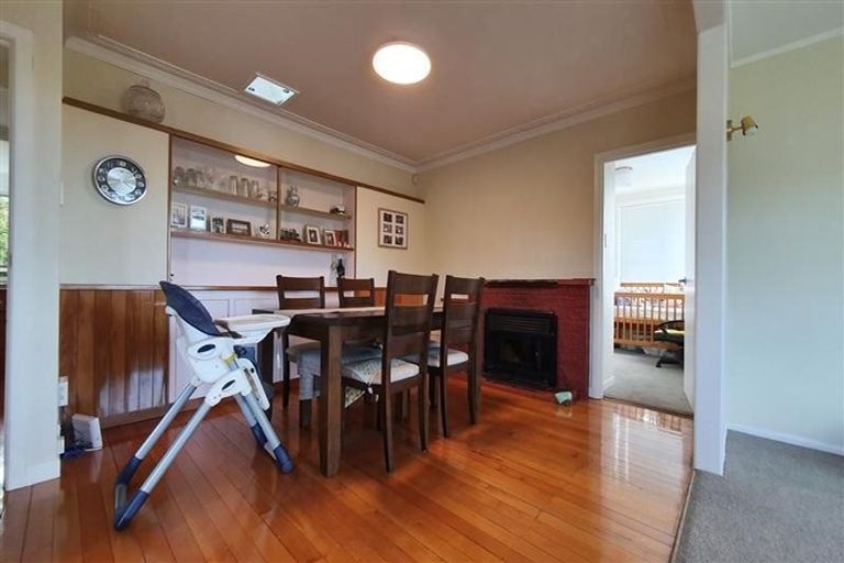 Photo of property in 82 Colwill Road, Massey, Auckland, 0614