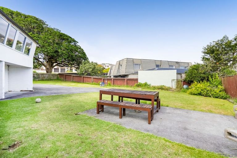 Photo of property in 5 Bronte Place, Whalers Gate, New Plymouth, 4310