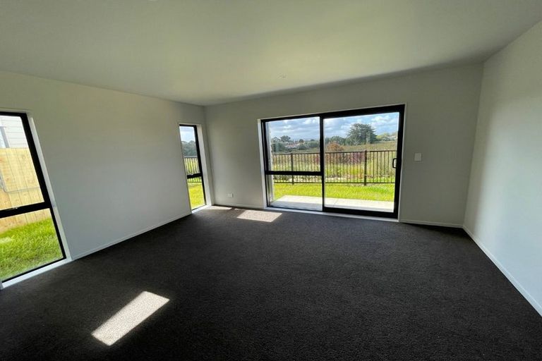 Photo of property in 68 Matawhanga Drive, Wattle Downs, Auckland, 2103