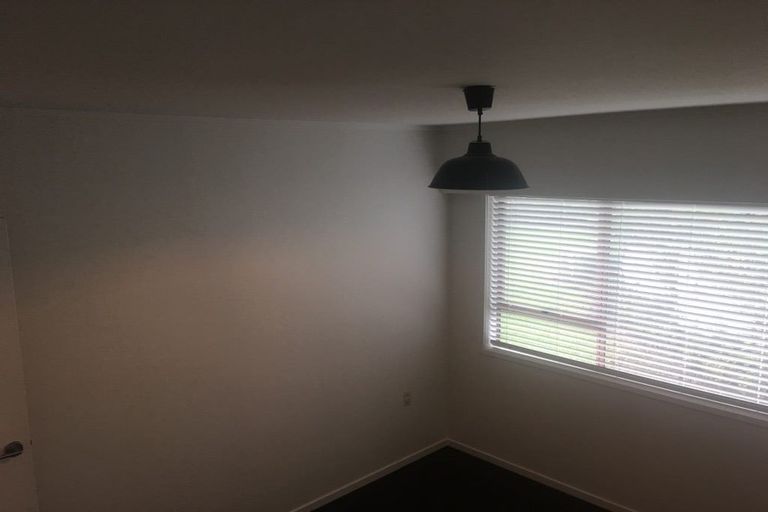 Photo of property in 64 West Coast Road, Glen Eden, Auckland, 0602