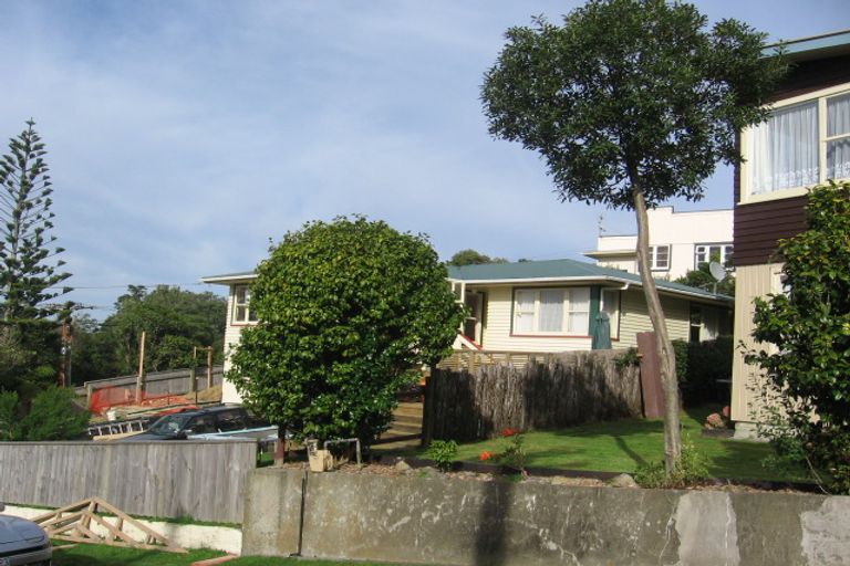 Photo of property in 1 Braemar Terrace, Johnsonville, Wellington, 6037