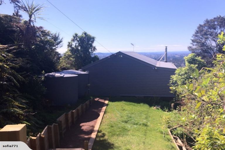 Photo of property in 312 Forest Hill Road, Waiatarua, Auckland, 0612