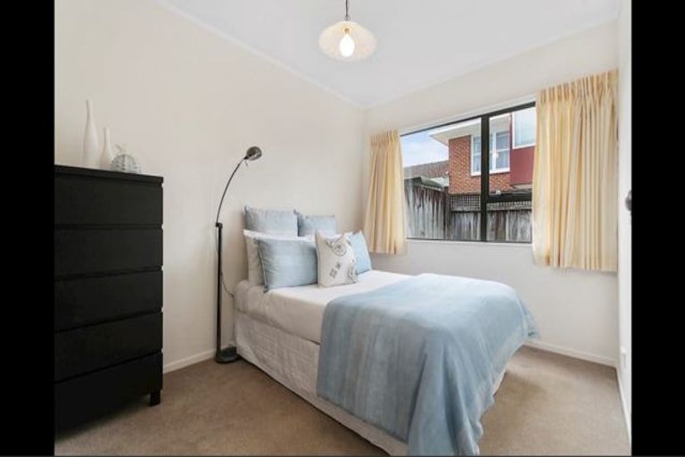 Photo of property in 4/26 Inverness Road, Browns Bay, Auckland, 0630