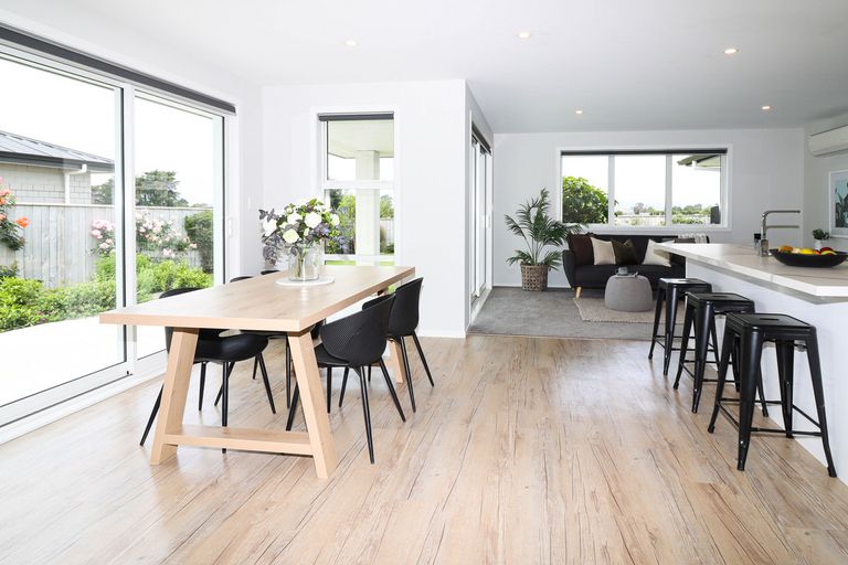 Photo of property in 28 Feist Street, Carterton, 5713