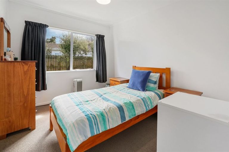 Photo of property in 2/69a Godley Road, Green Bay, Auckland, 0604