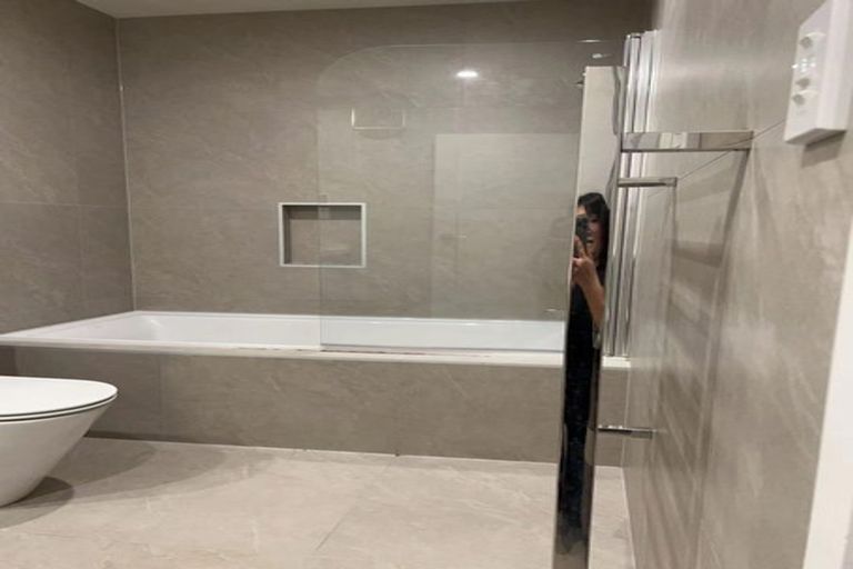 Photo of property in 22a Dallinghoe Crescent, Milford, Auckland, 0620