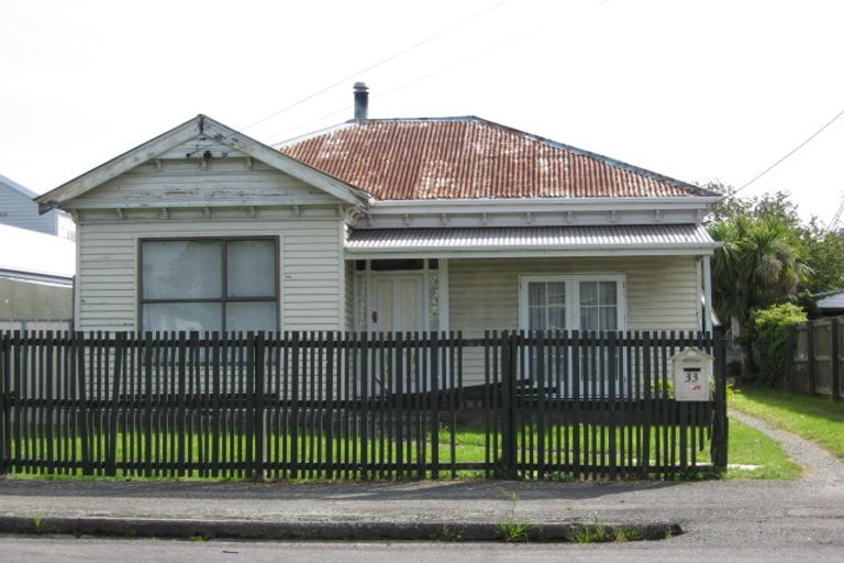 Photo of property in 33 Grafton Street, Waltham, Christchurch, 8011