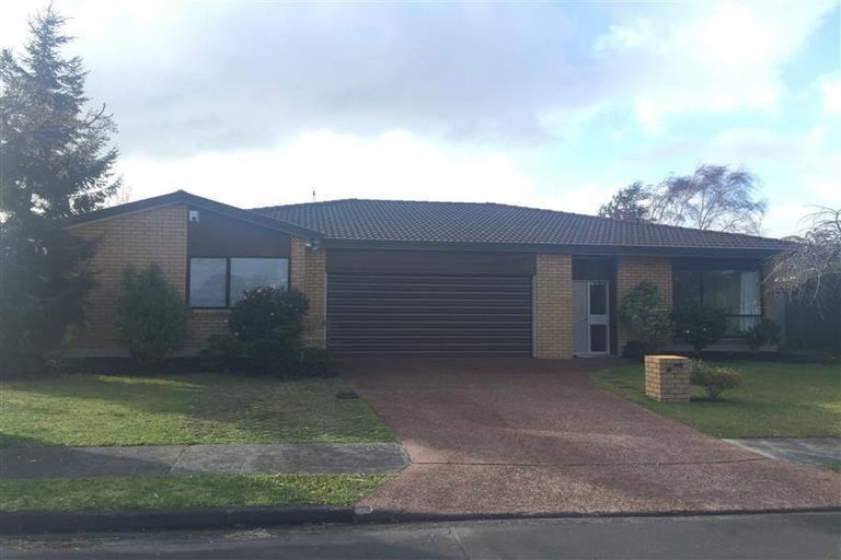 Photo of property in 21 Glucina Avenue, West Harbour, Auckland, 0618