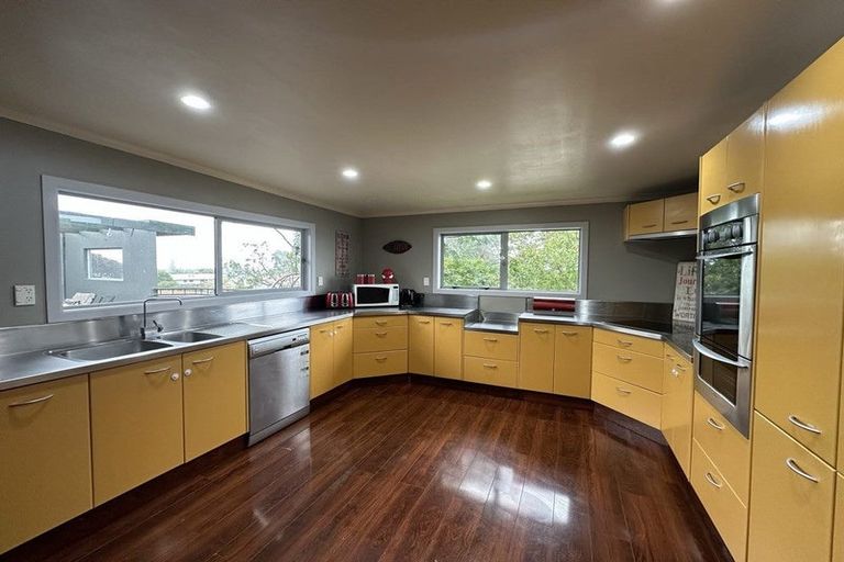 Photo of property in 21 Mace Street, Waitara, 4320