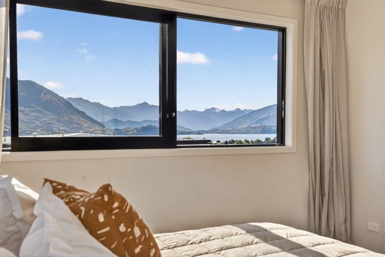 Photo of property in 8 Landsborough Lane, Wanaka, 9305