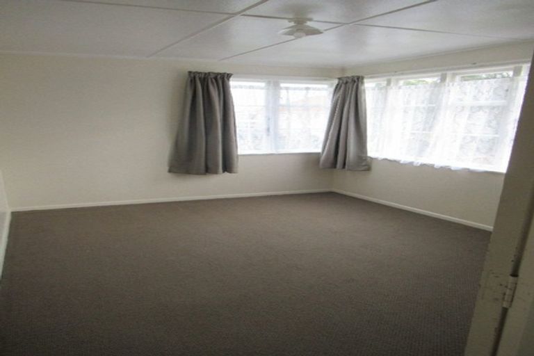 Photo of property in 13 Goldsmith Crescent, Levin, 5510