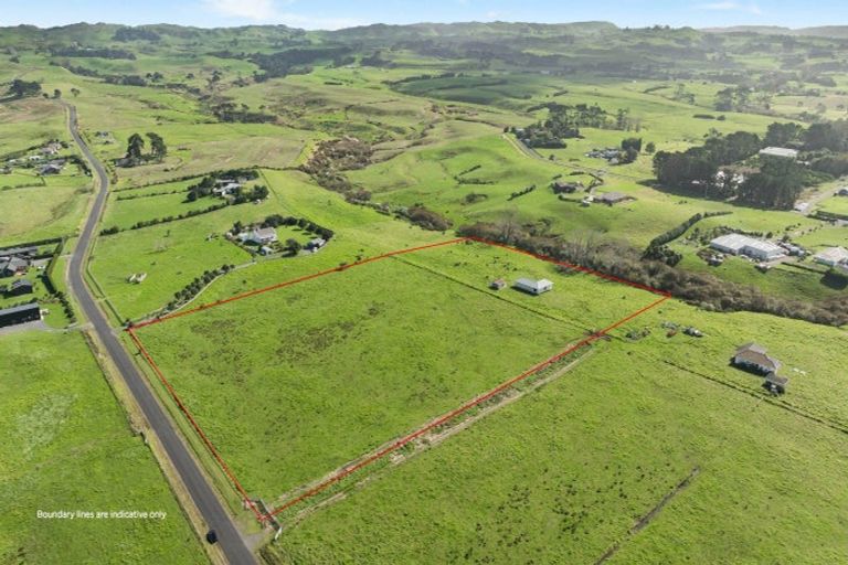 Photo of property in 46 Kaihau Road, Karioitahi, Waiuku, 2683