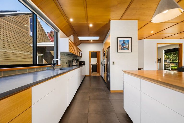 Photo of property in 248 Beacon Point Road, Wanaka, 9305