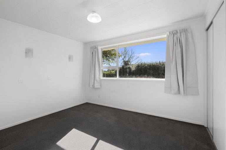 Photo of property in 43a Cumberland Street, Merrilands, New Plymouth, 4312