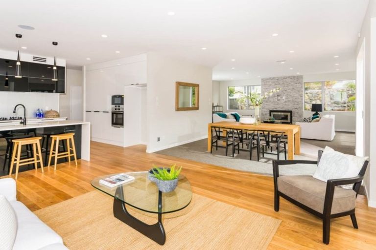 Photo of property in 19 Rangitoto Terrace, Milford, Auckland, 0620