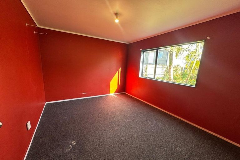 Photo of property in 33 Hyperion Drive, Randwick Park, Auckland, 2105