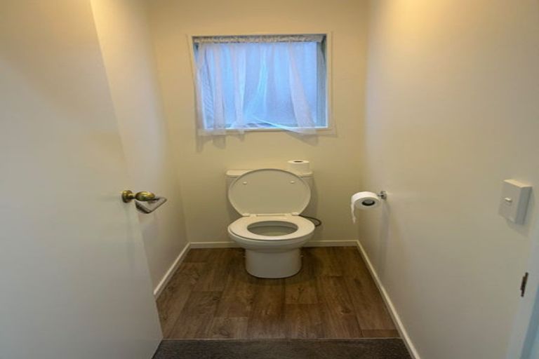 Photo of property in 1/8 Holman Road, Te Atatu Peninsula, Auckland, 0610