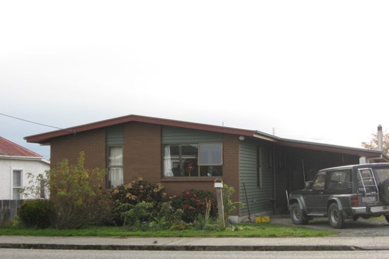 Photo of property in 72 Northumberland Street, Tapanui, 9522