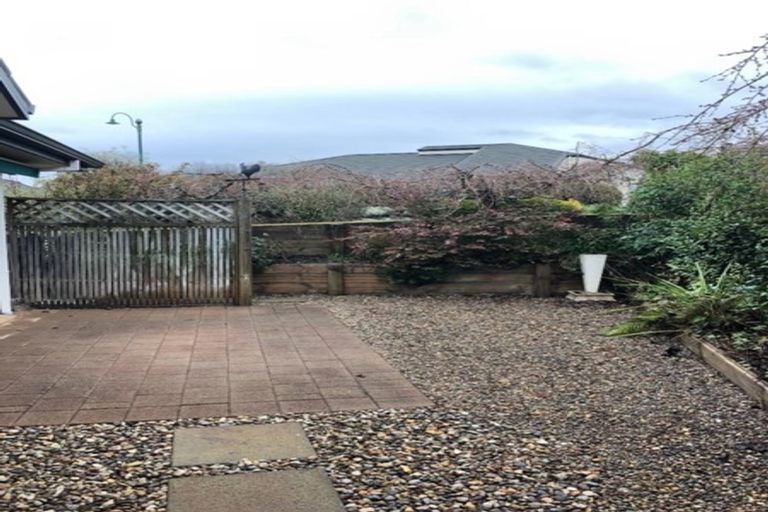 Photo of property in 42 Lakeridge Close, Rangatira Park, Taupo, 3330