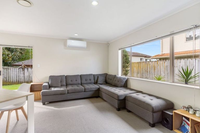 Photo of property in 12 Orbit Place, Flat Bush, Auckland, 2019