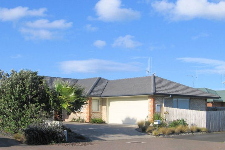 Photo of property in 83 Katerini Grove, Papamoa Beach, Papamoa, 3118