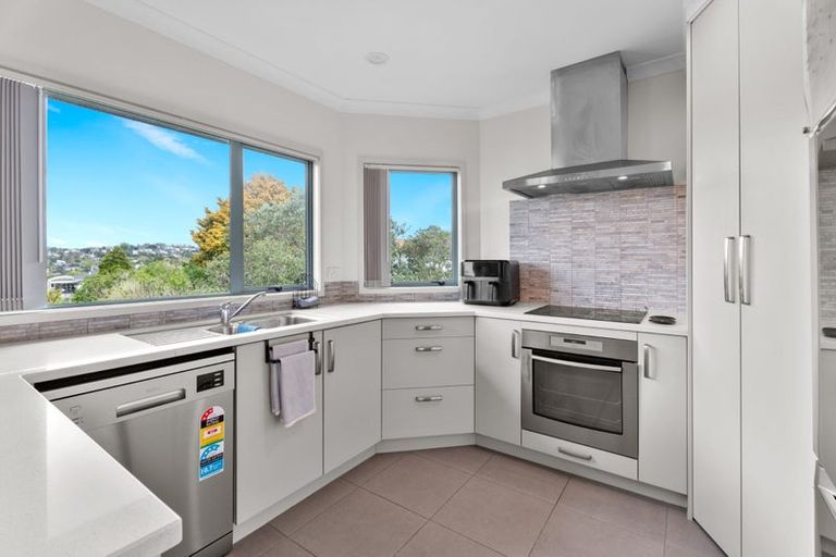 Photo of property in 24a Alexander Street, Cockle Bay, Auckland, 2014