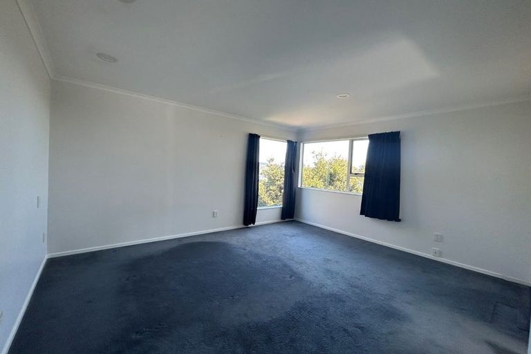 Photo of property in 15 Solway Place, Papakowhai, Porirua, 5024