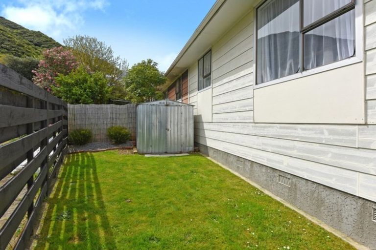Photo of property in 69a Hartford Crescent, Totara Park, Upper Hutt, 5018