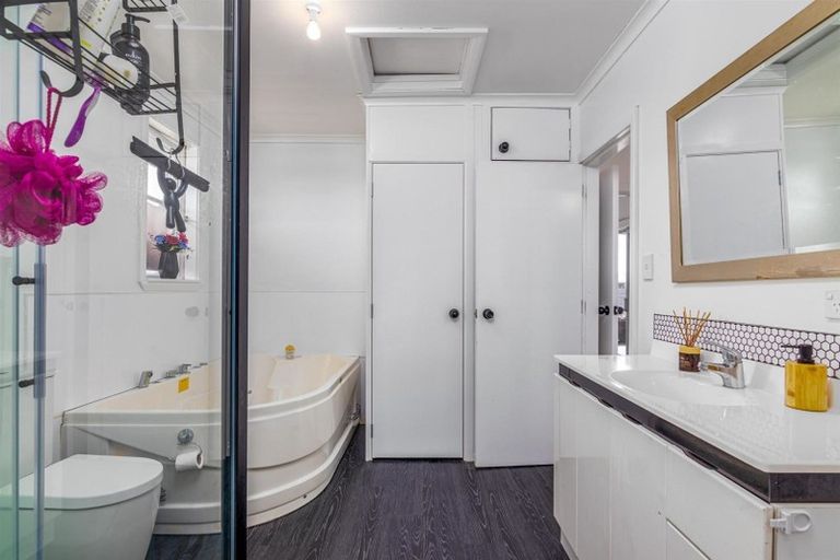 Photo of property in 10 Jones Place, Masterton, 5810