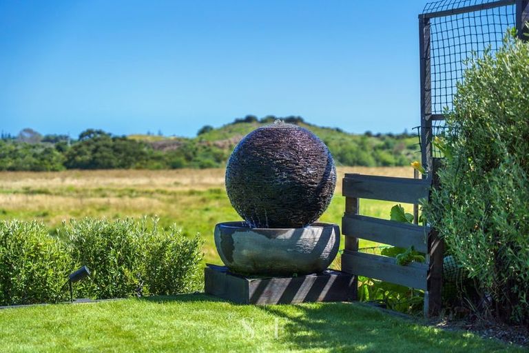 Photo of property in 48 Anderson Park Drive, Waikanae, 5036