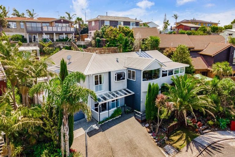 Photo of property in 17 Da Vinci Place, West Harbour, Auckland, 0618