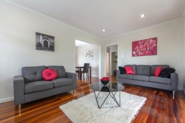Photo of property in 5 Duncan Avenue, Te Atatu South, Auckland, 0610