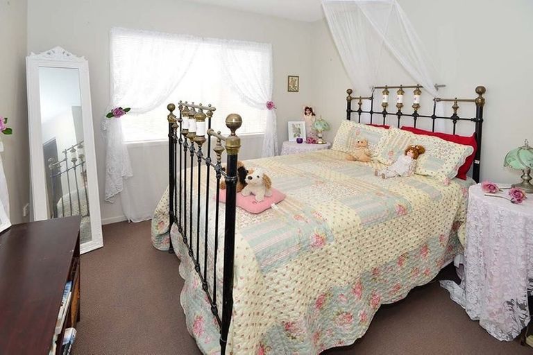 Photo of property in 28 Chic Gardens, Parakai, 0830