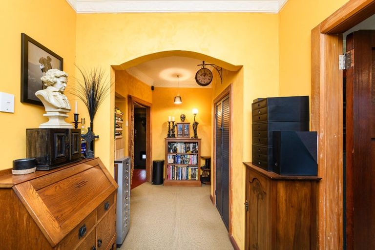 Photo of property in 497 Featherston Street, Roslyn, Palmerston North, 4414