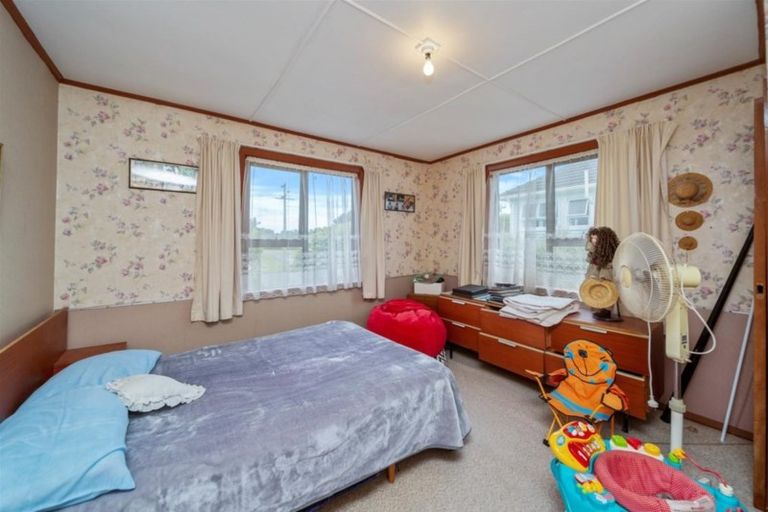 Photo of property in 174 South Road, Hawera, 4610